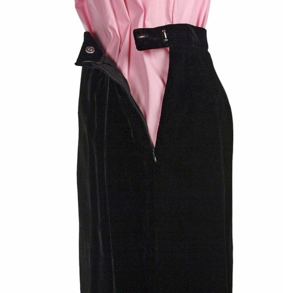 Vintage Black Velvet Pencil Skirt Talbot Lined Side Slit Size 6 W26 L32 -Hey Viv - Picture 5 of 7
